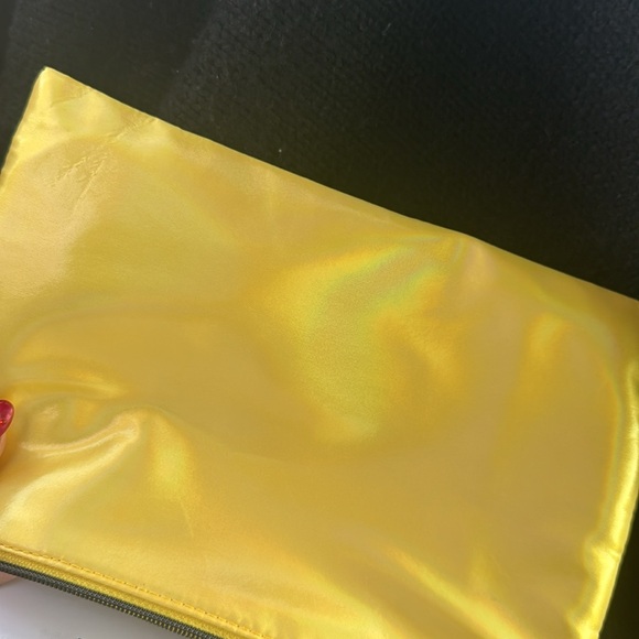 Gucci yellow makup bag - Picture 5 of 5